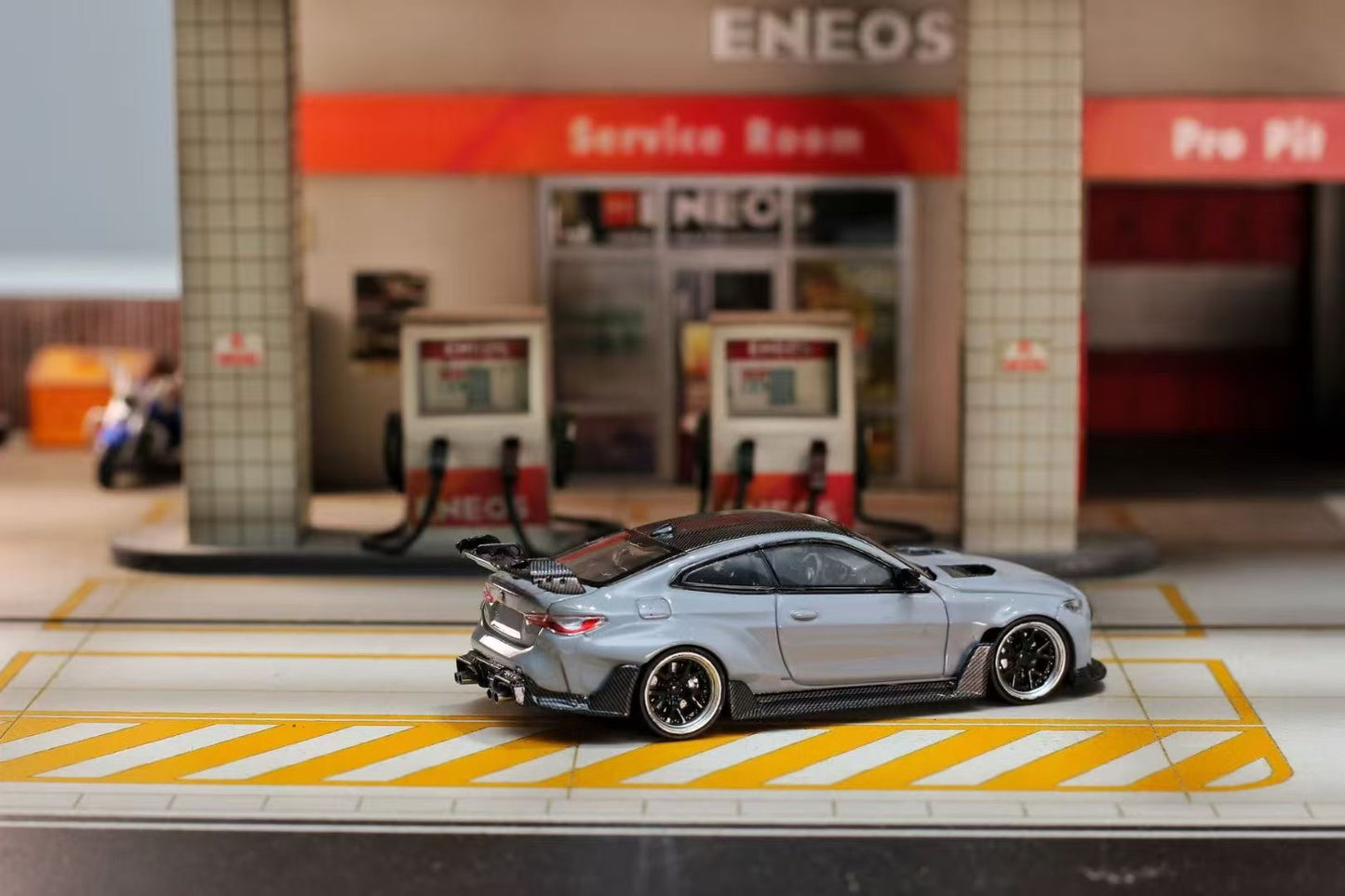 Street Weapon 1:64 BMW M4 G82 Adro Body Kit Custom Grey (Limited 500 Pieces)