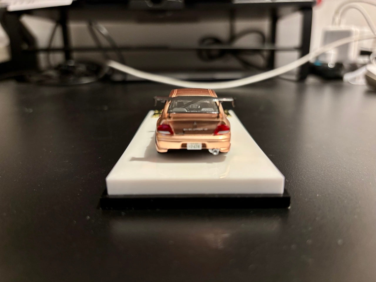 Model Collect 1:64 Mitsubishi Lancer Evolution 7 EVO VII Rose Gold with Carbon Hood
