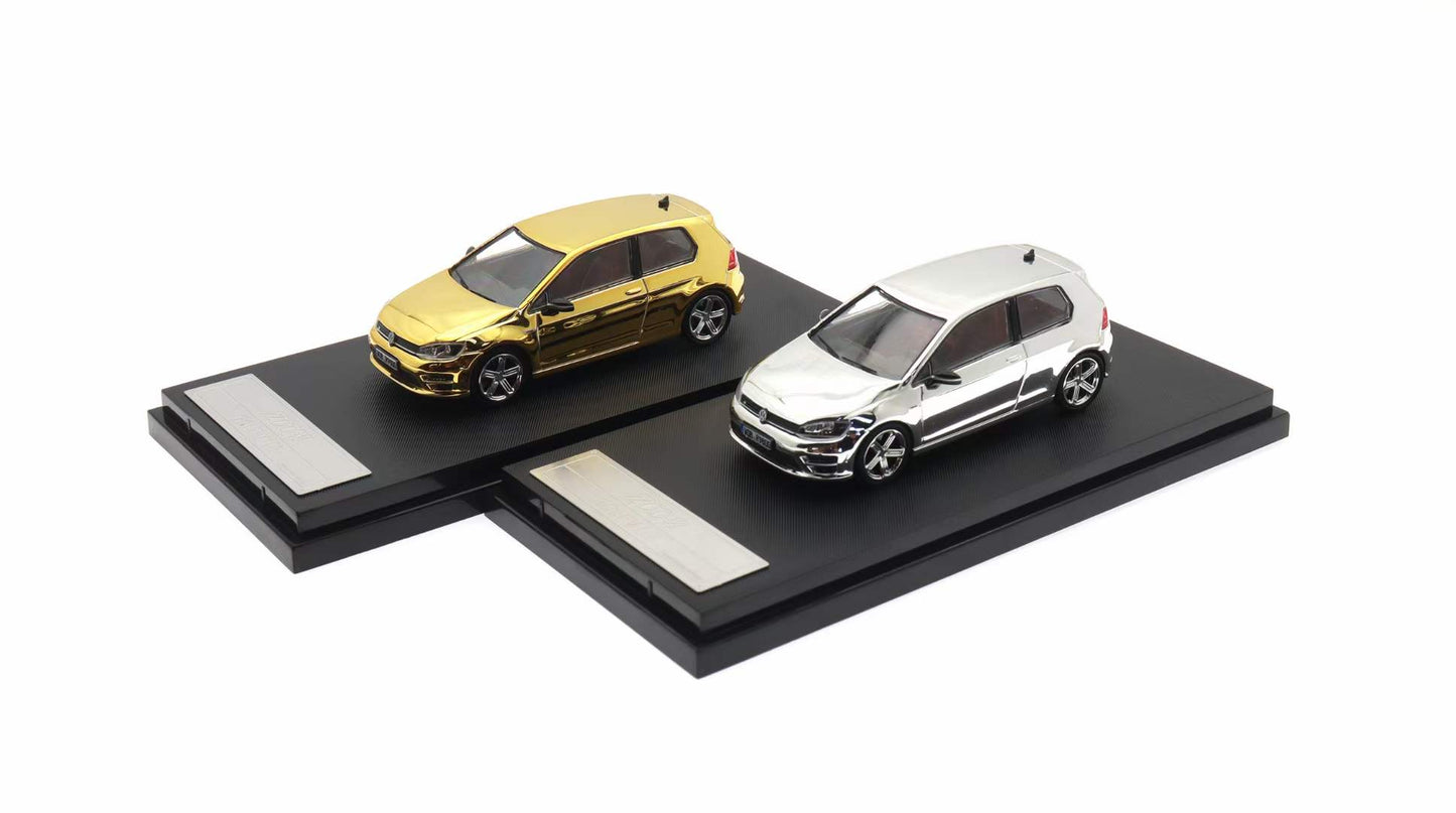 Zoom 1:64 Volkswagen Golf Mk7 7R 2 Doors Hot Hatch Chrome Gold