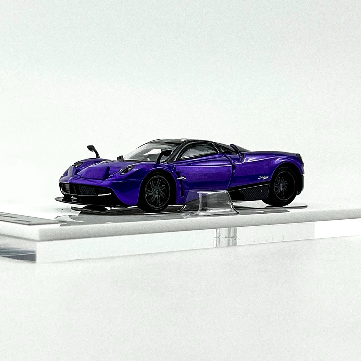 HKM Premium 1:64 Pagani Huayra Coupe 2014 Purple (Movable Rear Engine Boot, 2 Gull Wing Doors, Front and Rear Spoilers) Limited 999 Pieces