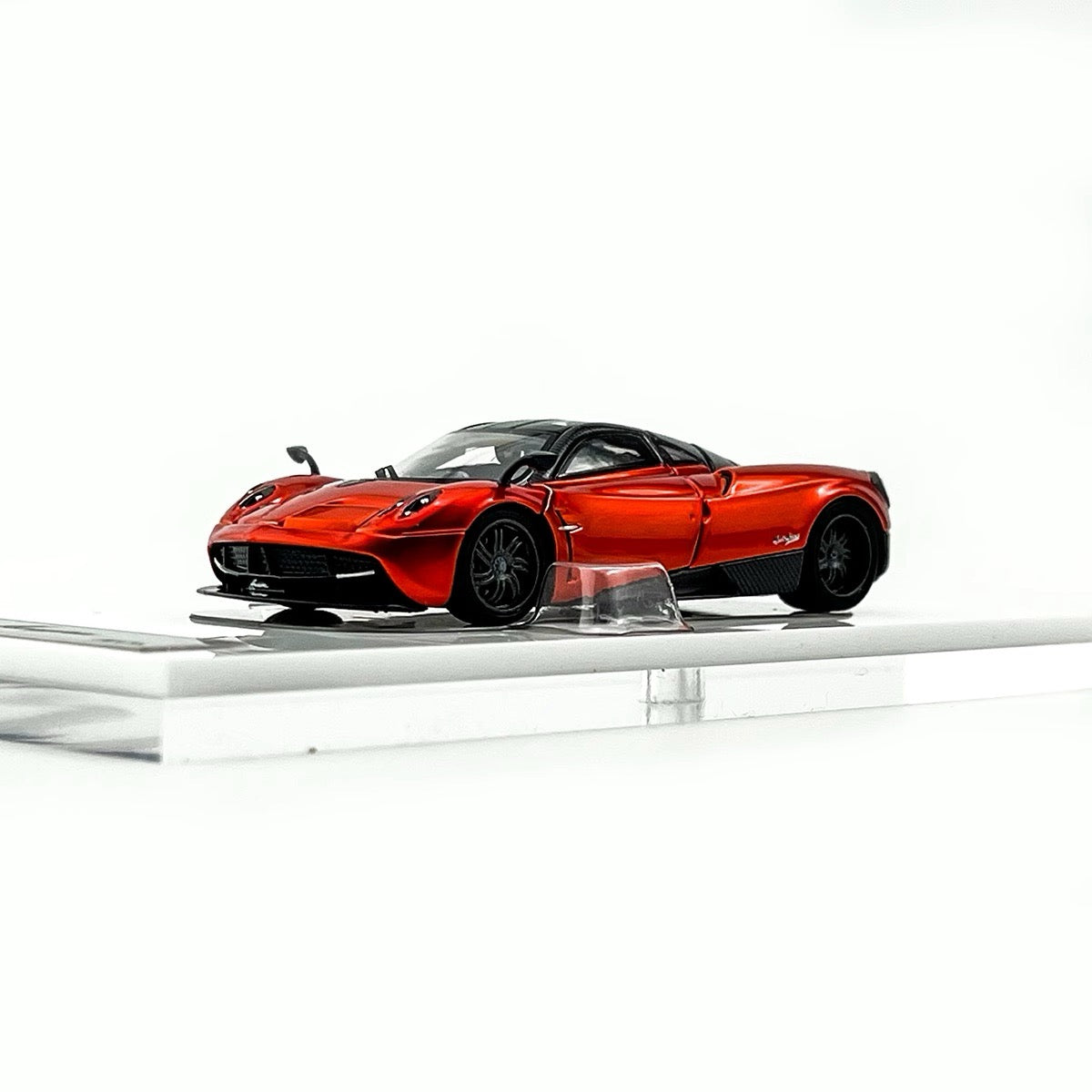 HKM Premium 1:64 Pagani Huayra Coupe 2014 Metallic Red (Movable Rear Engine Boot, 2 Gull Wing Doors, Front and Rear Spoilers) Limited 999 Pieces