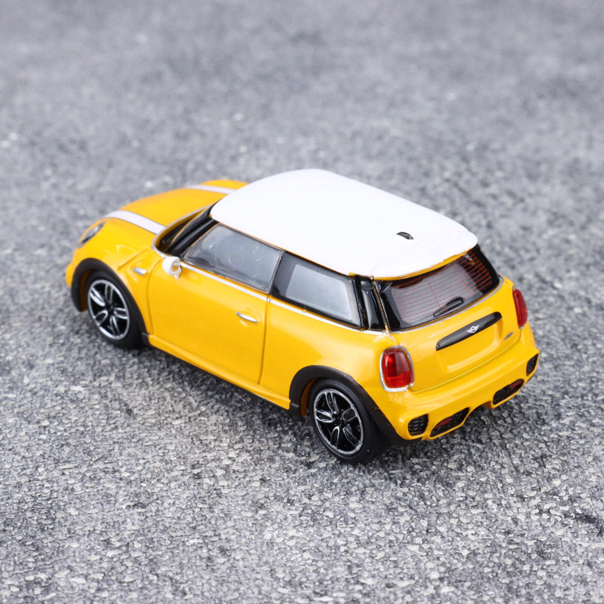 Stance Hunters 1/64 Mini Cooper F56 JCW John Cooper Works Yellow