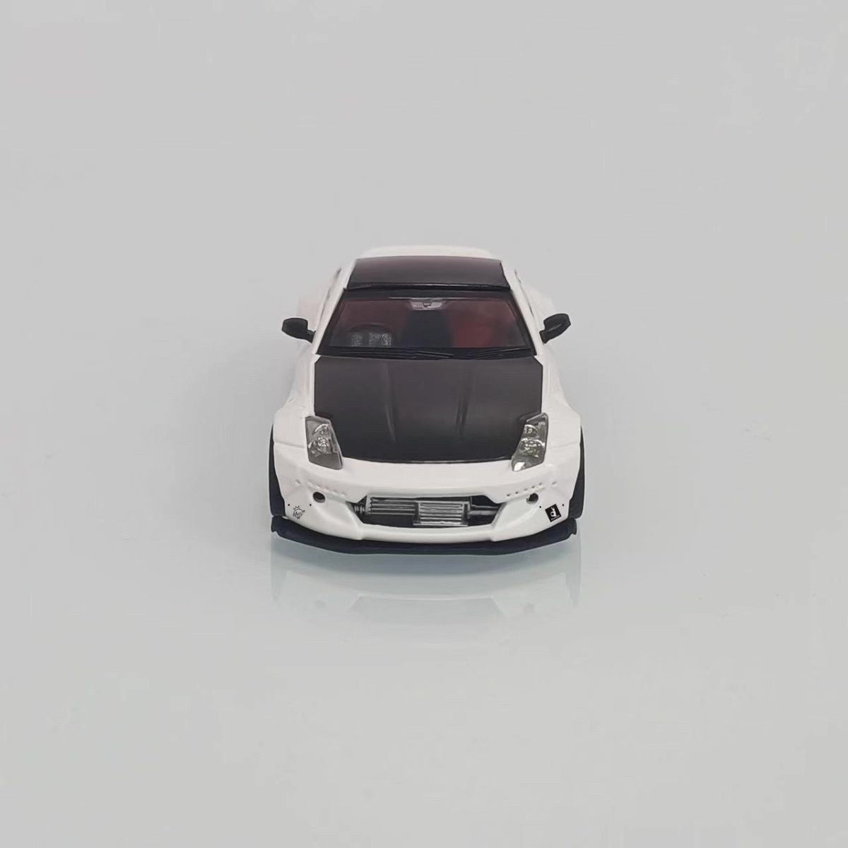 Solo 1:64 Nissan Fairlady Z33 350Z Pandem Rocket Bunny Custom White with Black Hood