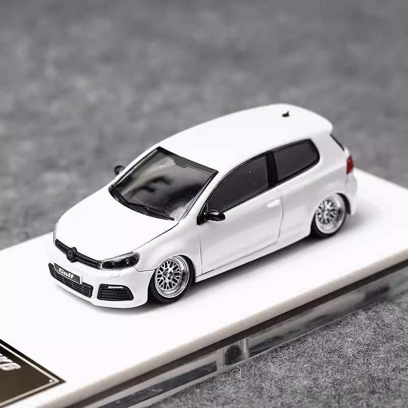 Maxwell 1:64 Volkswagen Golf GTI MK6 Pearl White BBS Wheels Low Stance Version Openable Front Hood Detailed Engine (China Beijing Hobby Expo HEC 2025 Event Edition)