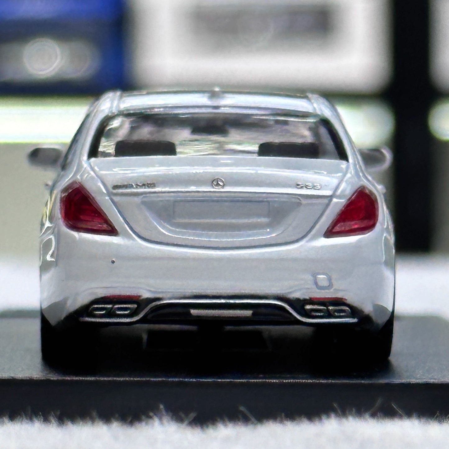 MJ Model 1:64 Mercedes Benz S-Class S65 AMG W222 Pearl White