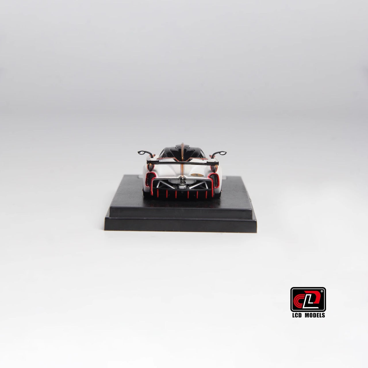 LCD 1:64 Pagani Huayra R White Official Licensed