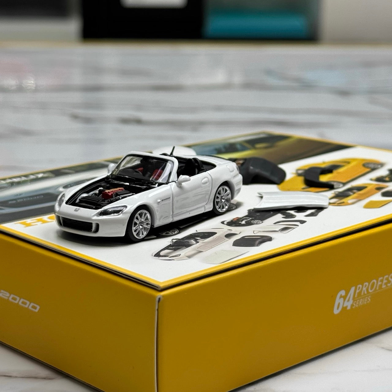 Motorhelix 1:64 Honda S2000 AP2 Official Licensed Grand Prix White Magnetic Assemble Parts Premium Packaging