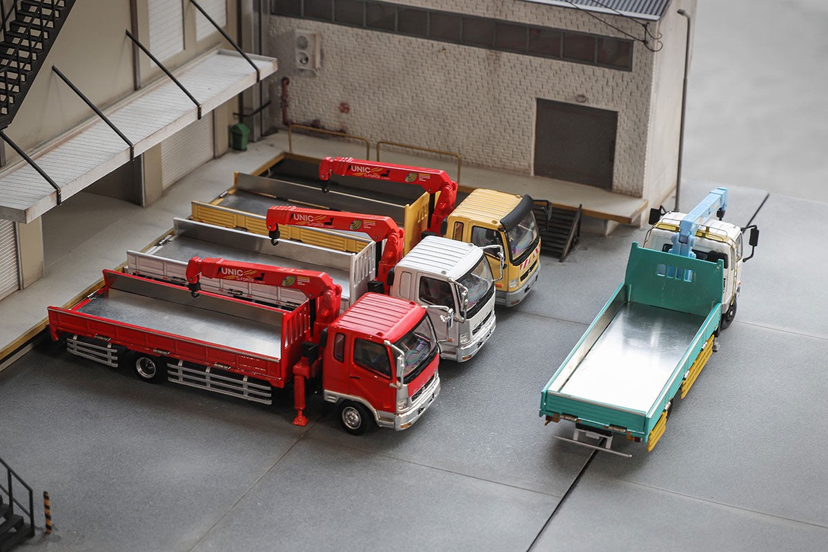 GCD 1:64 Mitsubishi Fuso Fighter Boom Lifter Crane Truck Official Licensed Red with 3 Thick and 3 Thin Bunches of Metal Pipes Accessories