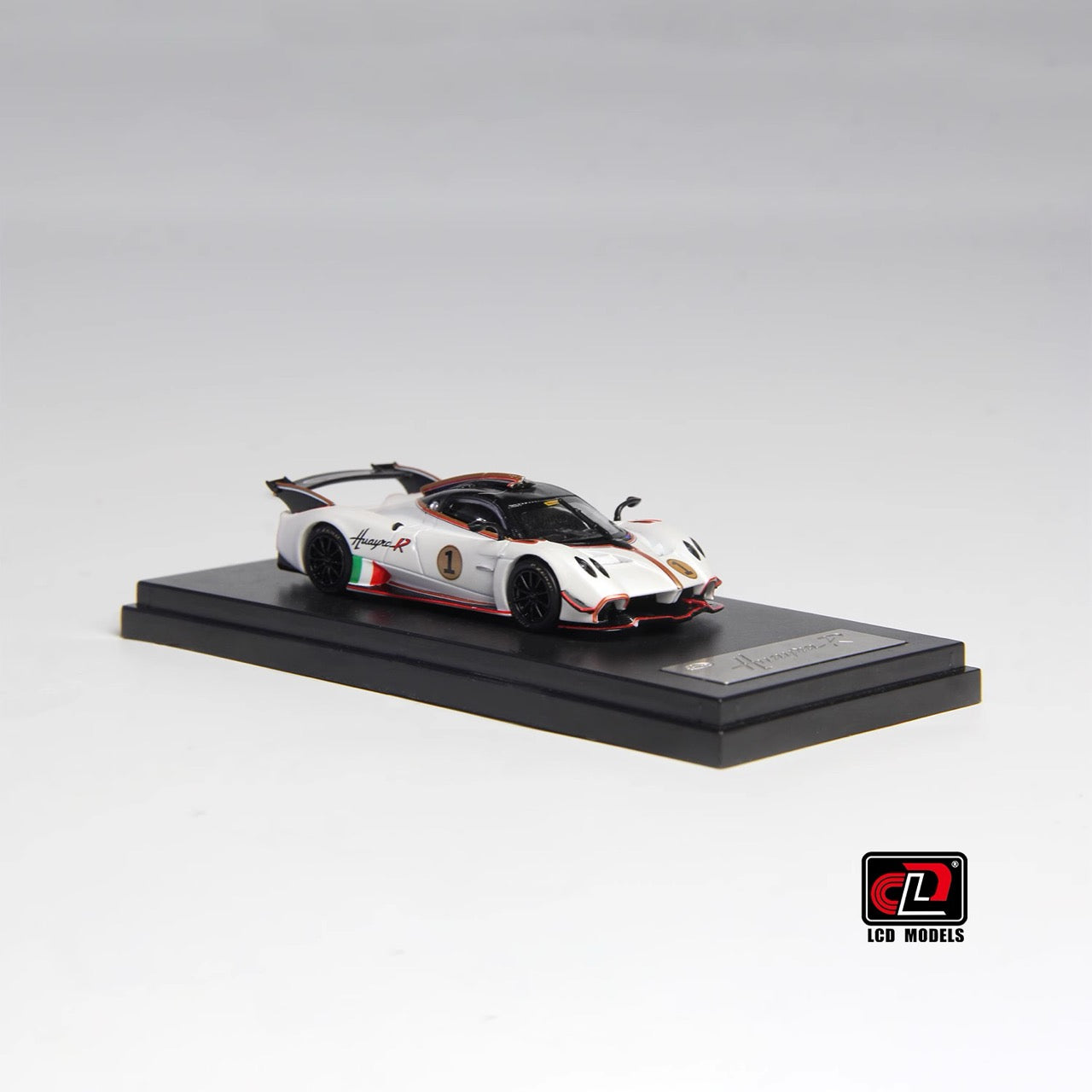 LCD 1:64 Pagani Huayra R White Official Licensed