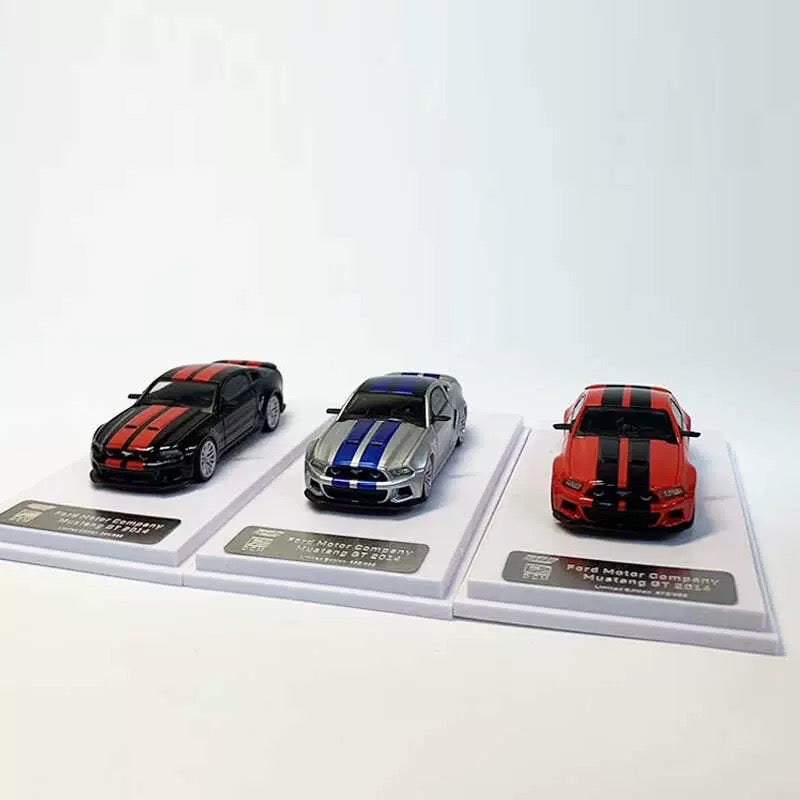 GDO X DCM 1:64 Ford Mustang GT MK5 2014 Race Red with Black Stripes