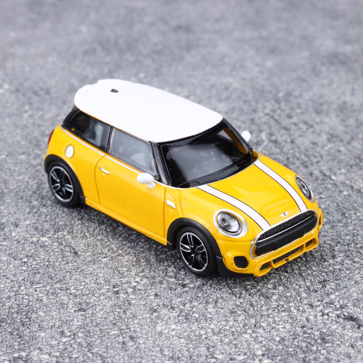 Stance Hunters 1/64 Mini Cooper F56 JCW John Cooper Works Yellow