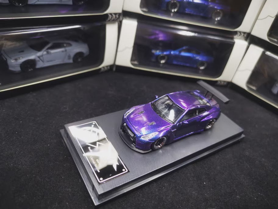 Big Boy Studio 1/64 Nissan Skyline GT-R R35 Chameleon Changing Colour Purple and Blue