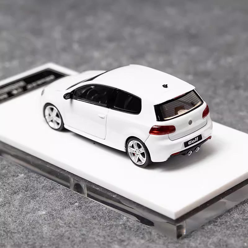 Maxwell 1:64 Volkswagen Golf GTI MK6 Pearl White Normal Version Openable Front Hood Detailed Engine (China Beijing Hobby Expo HEC 2025 Event Edition)
