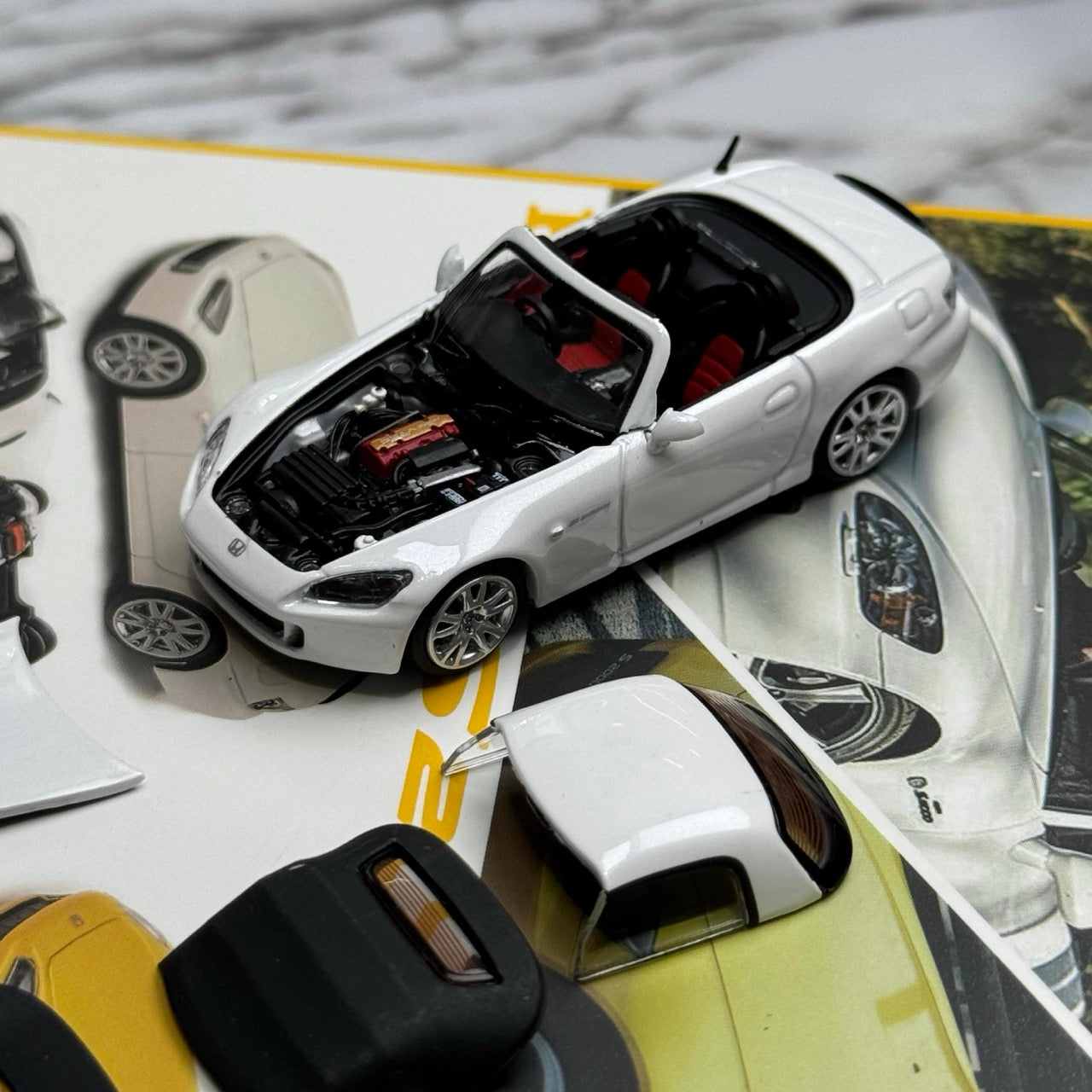 Motorhelix 1:64 Honda S2000 AP2 Official Licensed Grand Prix White Magnetic Assemble Parts Premium Packaging