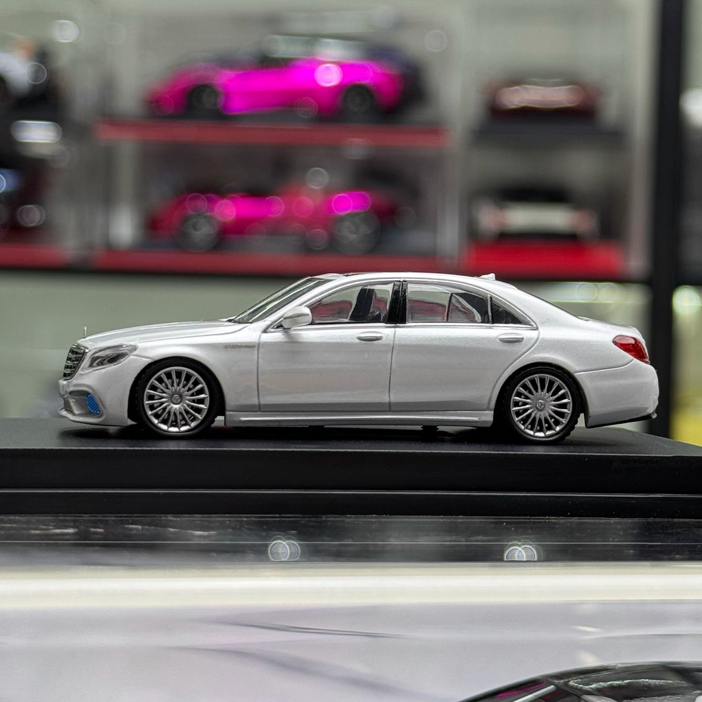 MJ Model 1:64 Mercedes Benz S-Class S65 AMG W222 Pearl White