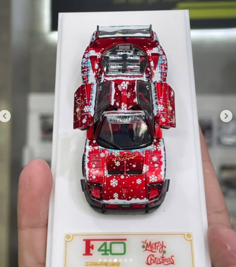 Demon King Auto 1:64 Ferrari F40 LB-Works LBWK Liberty Walk Openable Gull Wing Doors Christmas Edition Red Individual Number Limited 600 Pieces (Chase of a Chase Car)