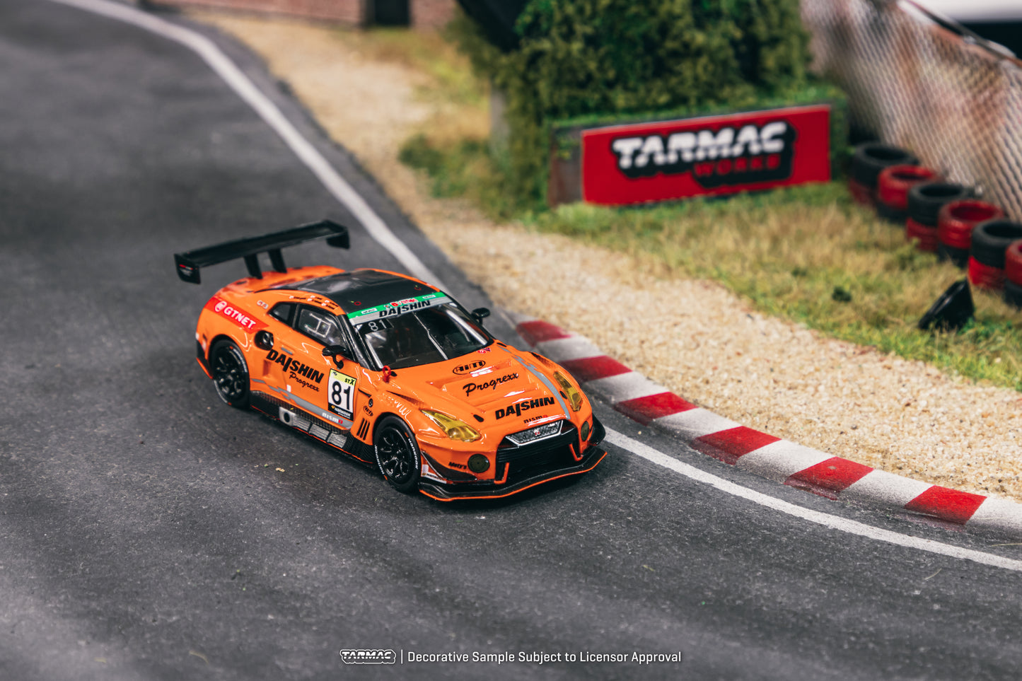 Tarmac Works 1/64 Nissan GT-R NISMO GT3 Super Taikyu Series 2021 Fuji 24 hours 2021 #81 Winner - HOBBY64