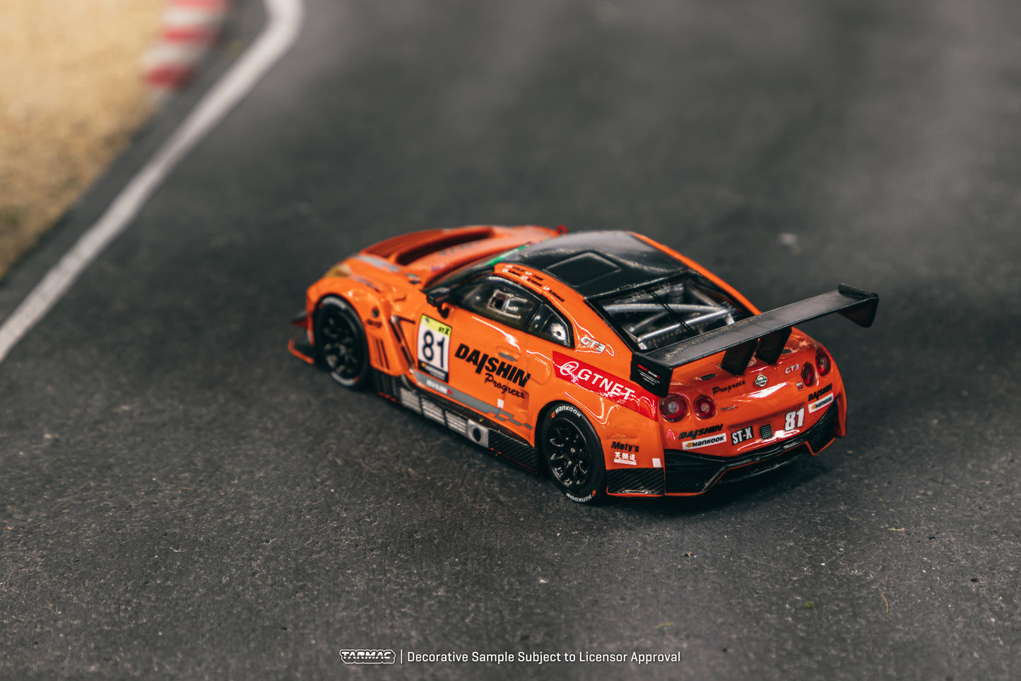 Tarmac Works 1/64 Nissan GT-R NISMO GT3 Super Taikyu Series 2021 Fuji 24 hours 2021 #81 Winner - HOBBY64