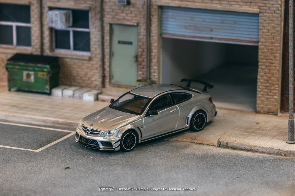 Tarmac Works 1/64 Mercedes-Benz C 63 AMG Coupé Black Series Silver Metallic - GLOBAL64