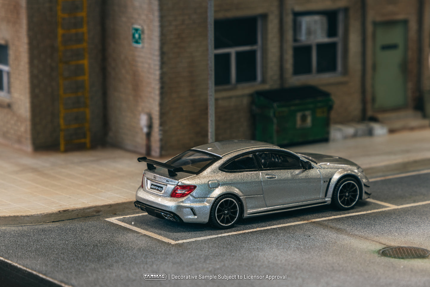 Tarmac Works 1/64 Mercedes-Benz C 63 AMG Coupé Black Series Silver Metallic - GLOBAL64