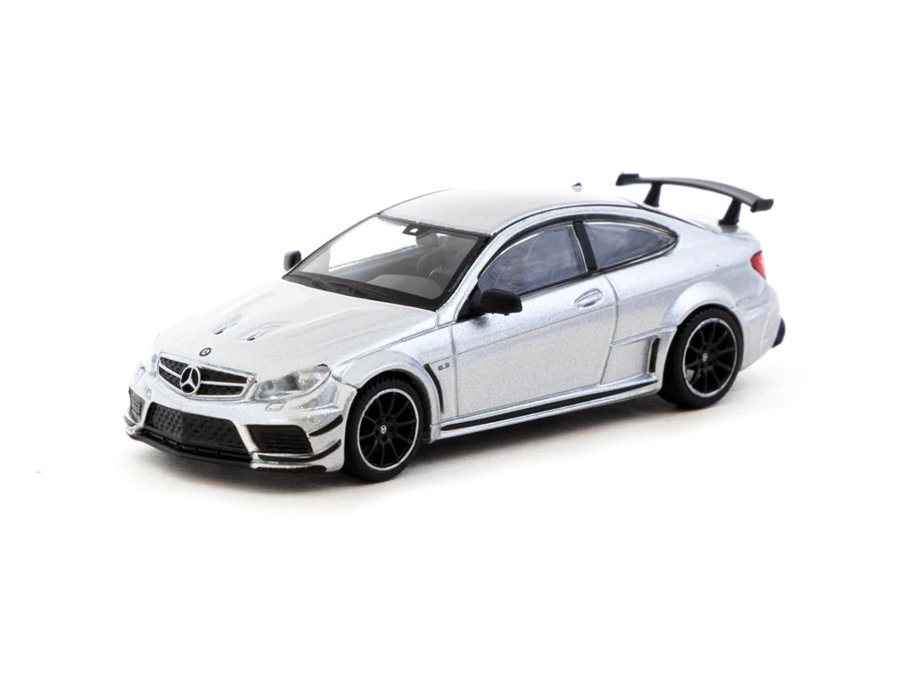 Tarmac Works 1/64 Mercedes-Benz C 63 AMG Coupé Black Series Silver Metallic - GLOBAL64