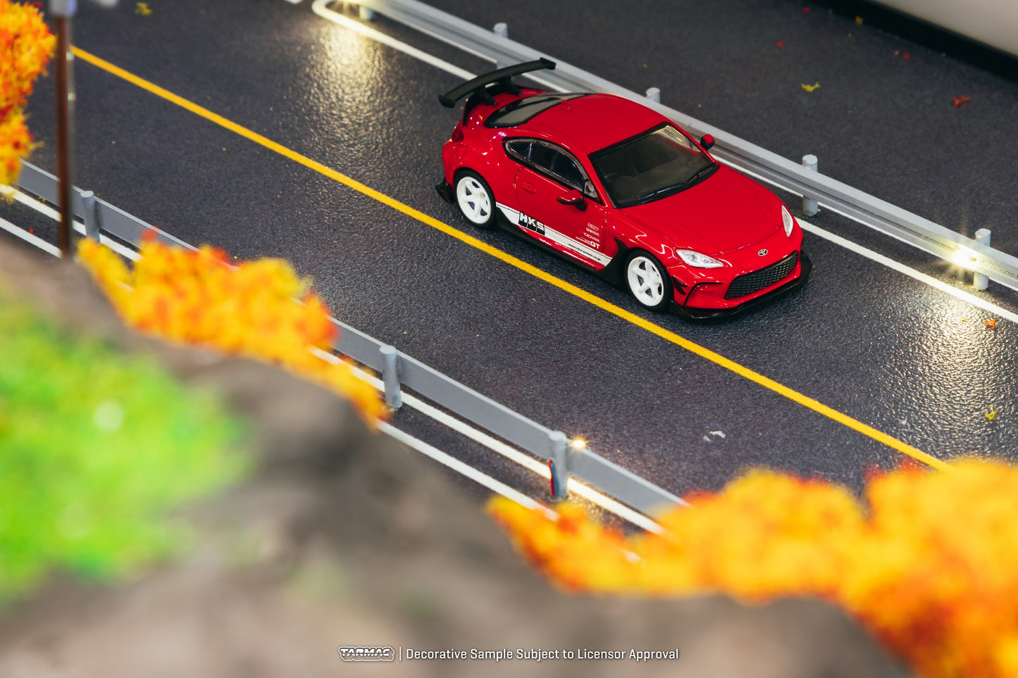 Tarmac Works 1/64 HKS Toyota GR86 Red - GLOBAL64