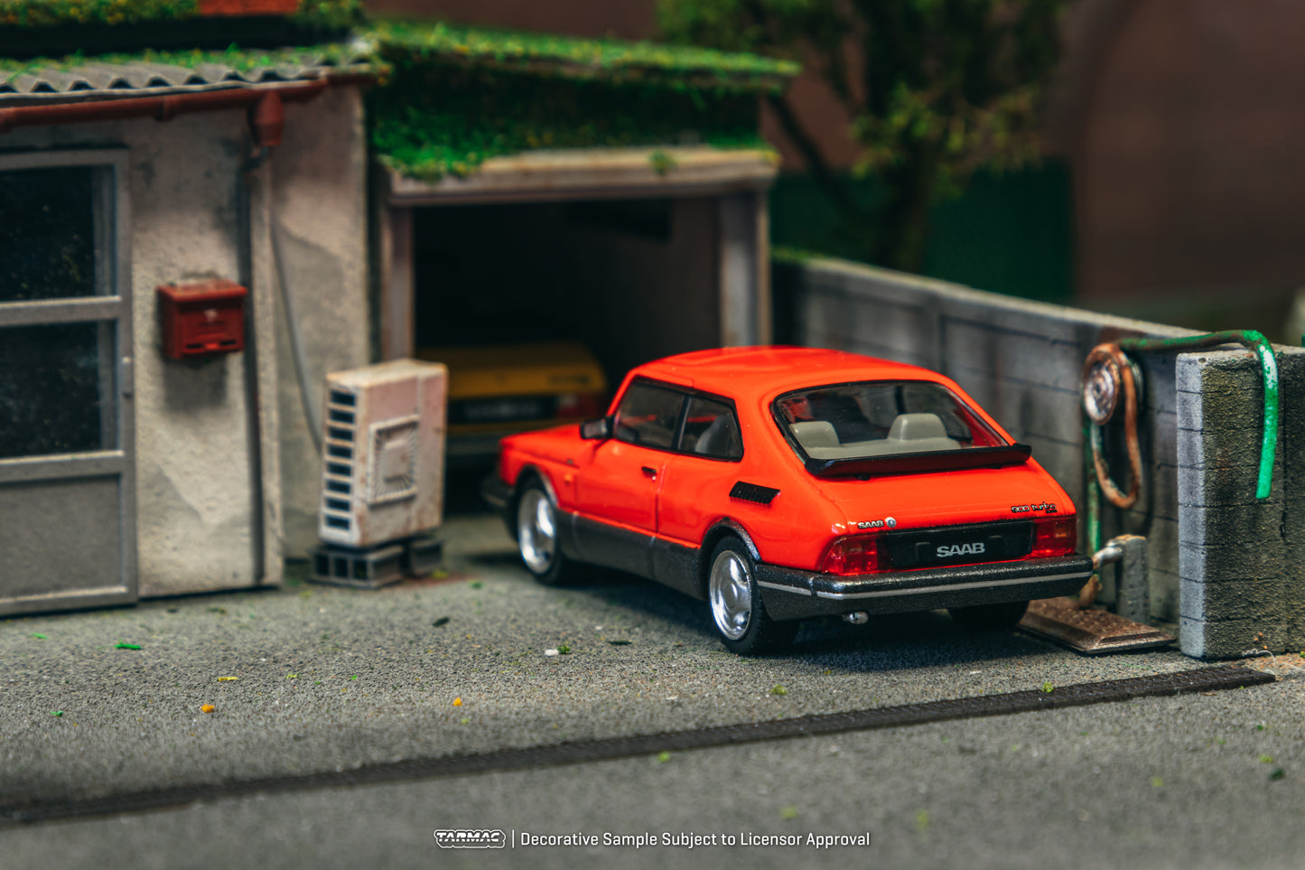 Tarmac Works 1/64 Saab 900 Turbo Red with Tarmac Cards - GLOBAL64