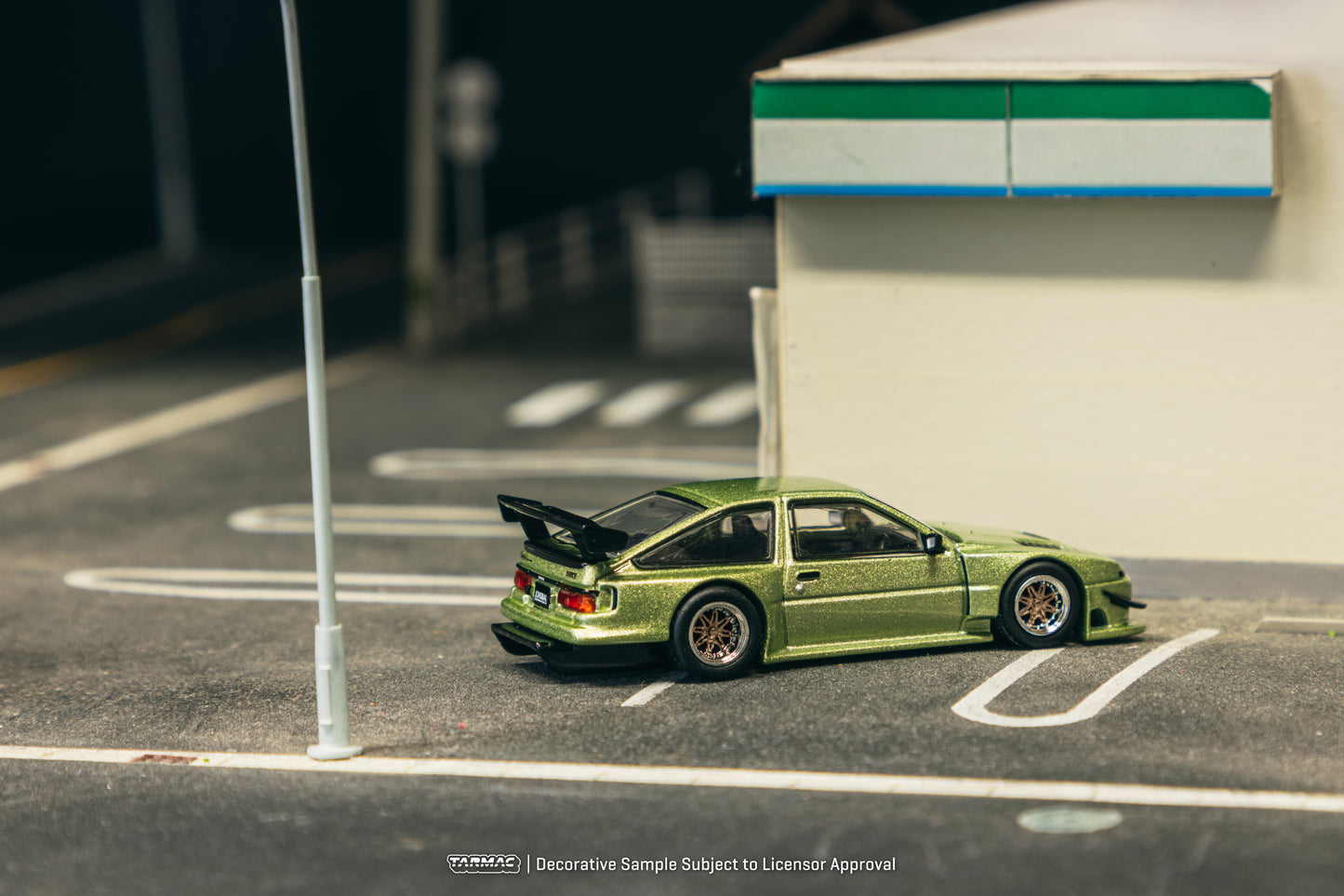 Tarmac Works 1/64 Toyota Sprinter Trueno AE86 Widebody Green - Designed by Jon Sibal - GLOBAL64