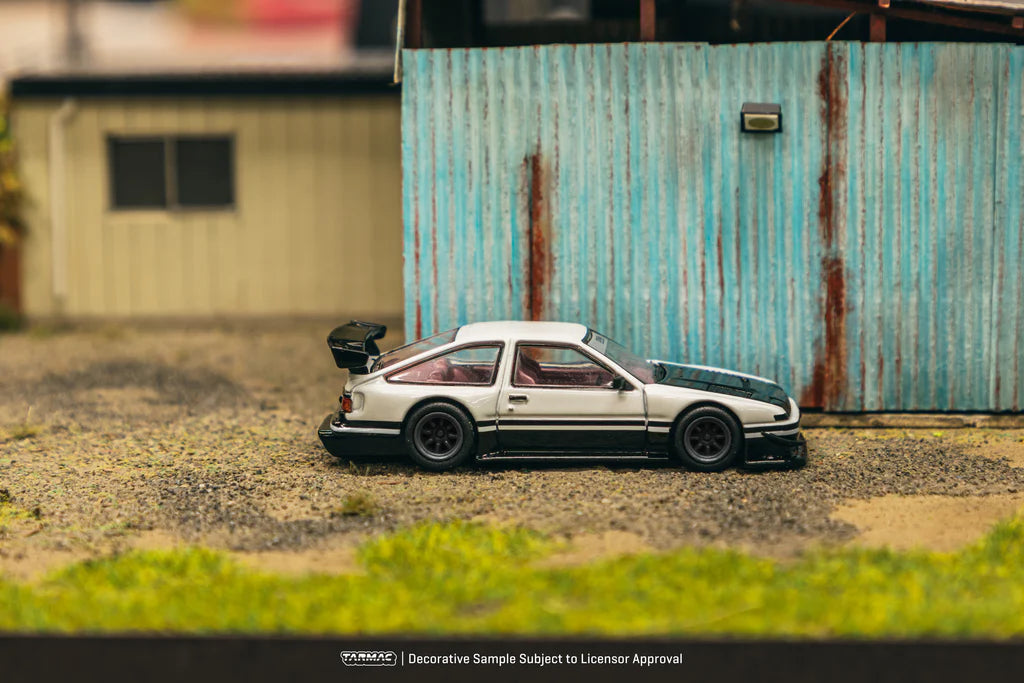 Tarmac Works 1/64 Toyota Sprinter Trueno AE86 Widebody White / Black with Tarmac Cards - GLOBAL64