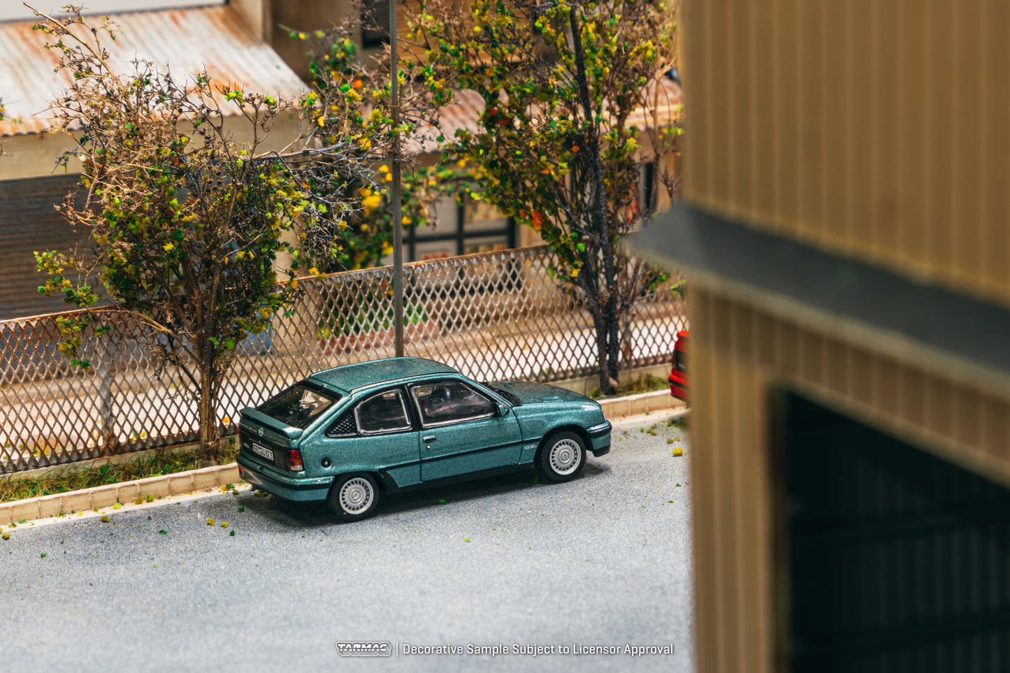 Tarmac Works 1/64 Opel Kadett GSi Green Metallic - GLOBAL64