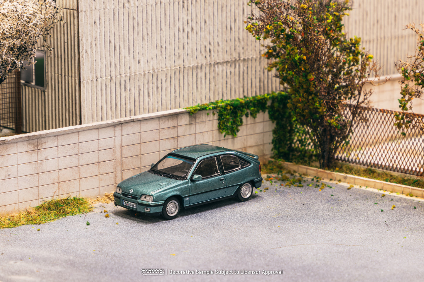 Tarmac Works 1/64 Opel Kadett GSi Green Metallic - GLOBAL64