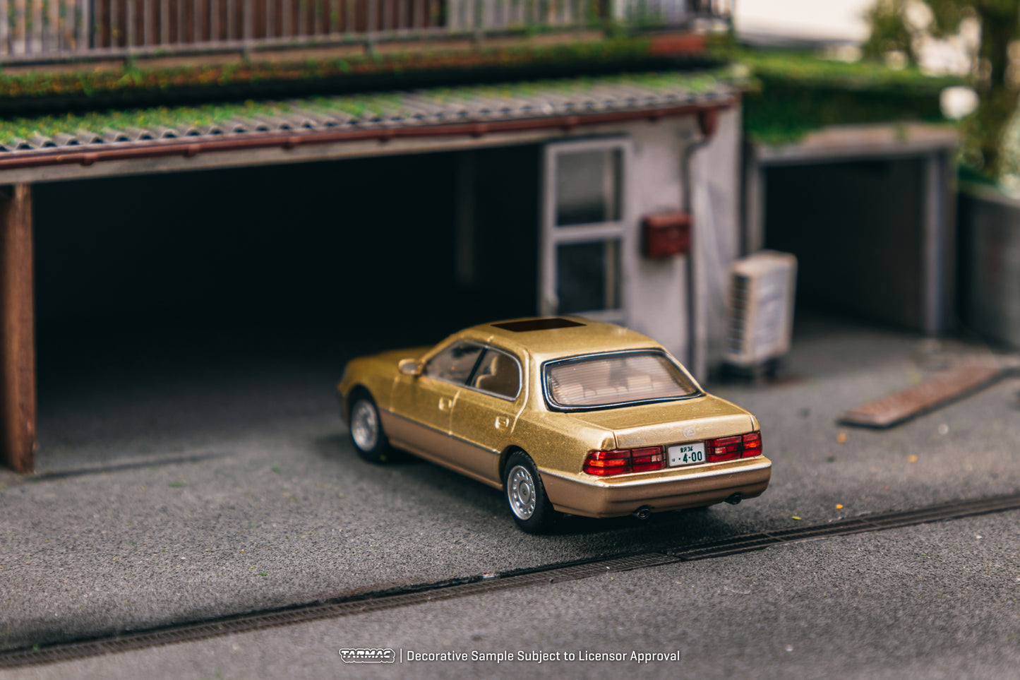Tarmac Works 1/64 Lexus LS400 Champagne Beige Metallic - GLOBAL64
