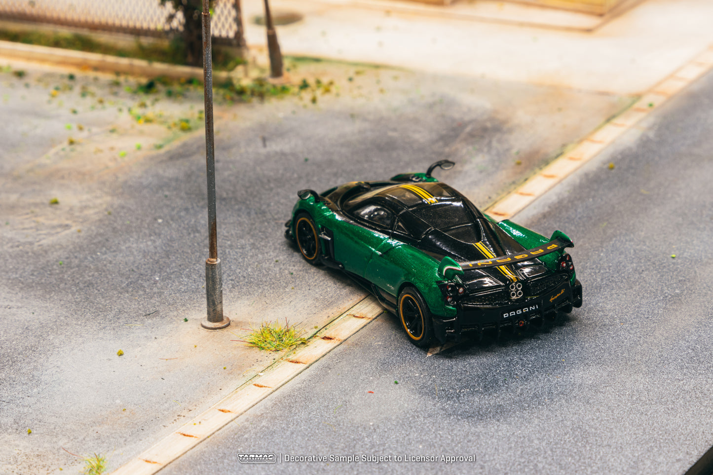 Tarmac Works 1/64 Pagani Huayra BC Trifoglio Verde - GLOBAL64