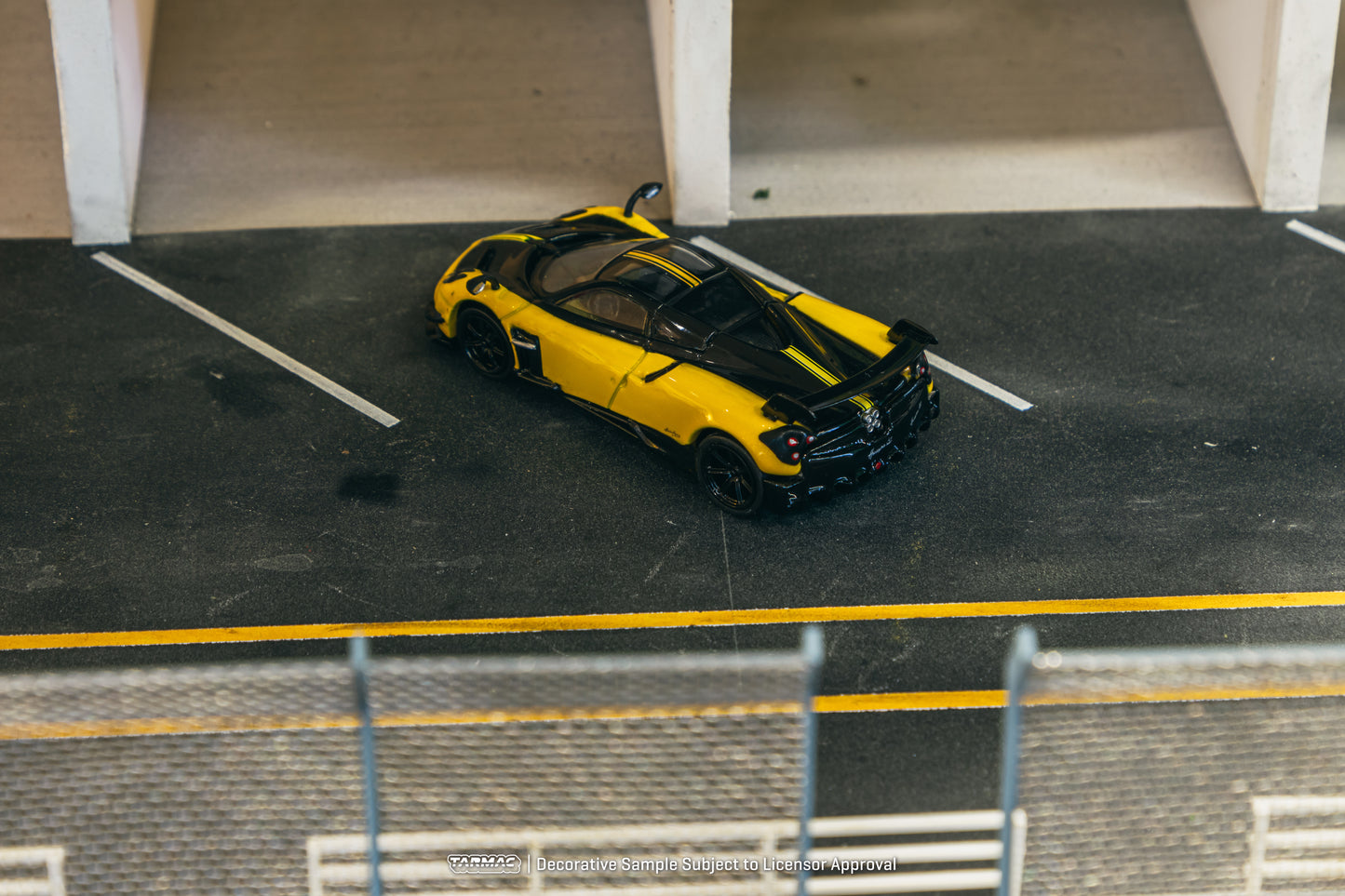 Tarmac Works 1/64 Pagani Huayra BC Giallo Limone - GLOBAL64