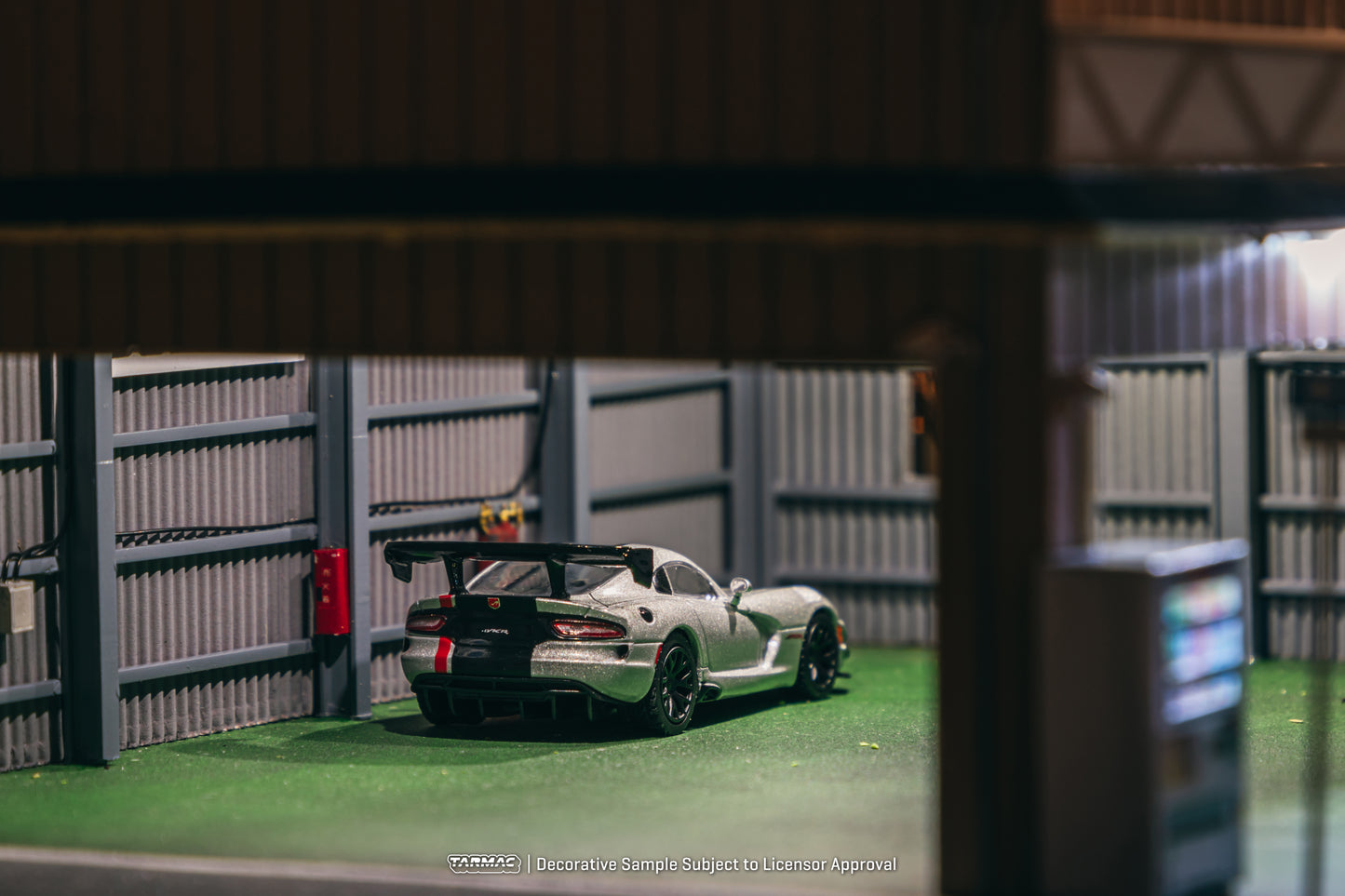Tarmac Works 1/64 Dodge Viper ACR Extreme Silver Metallic - GLOBAL64