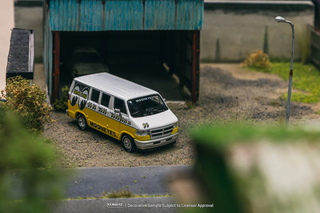Tarmac Works 1/64 Dodge Van Mooneyes -GLOBAL64