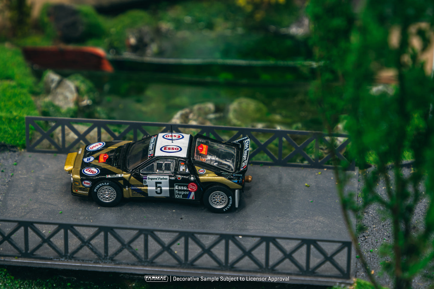 Tarmac Works 1/64 Lancia 037 Rally Rally Catalunya 1985 #5 - HOBBY64+