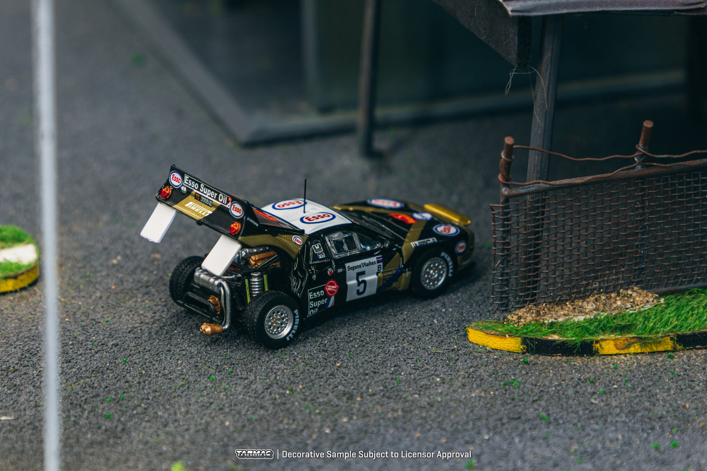 Tarmac Works 1/64 Lancia 037 Rally Rally Catalunya 1985 #5 - HOBBY64+