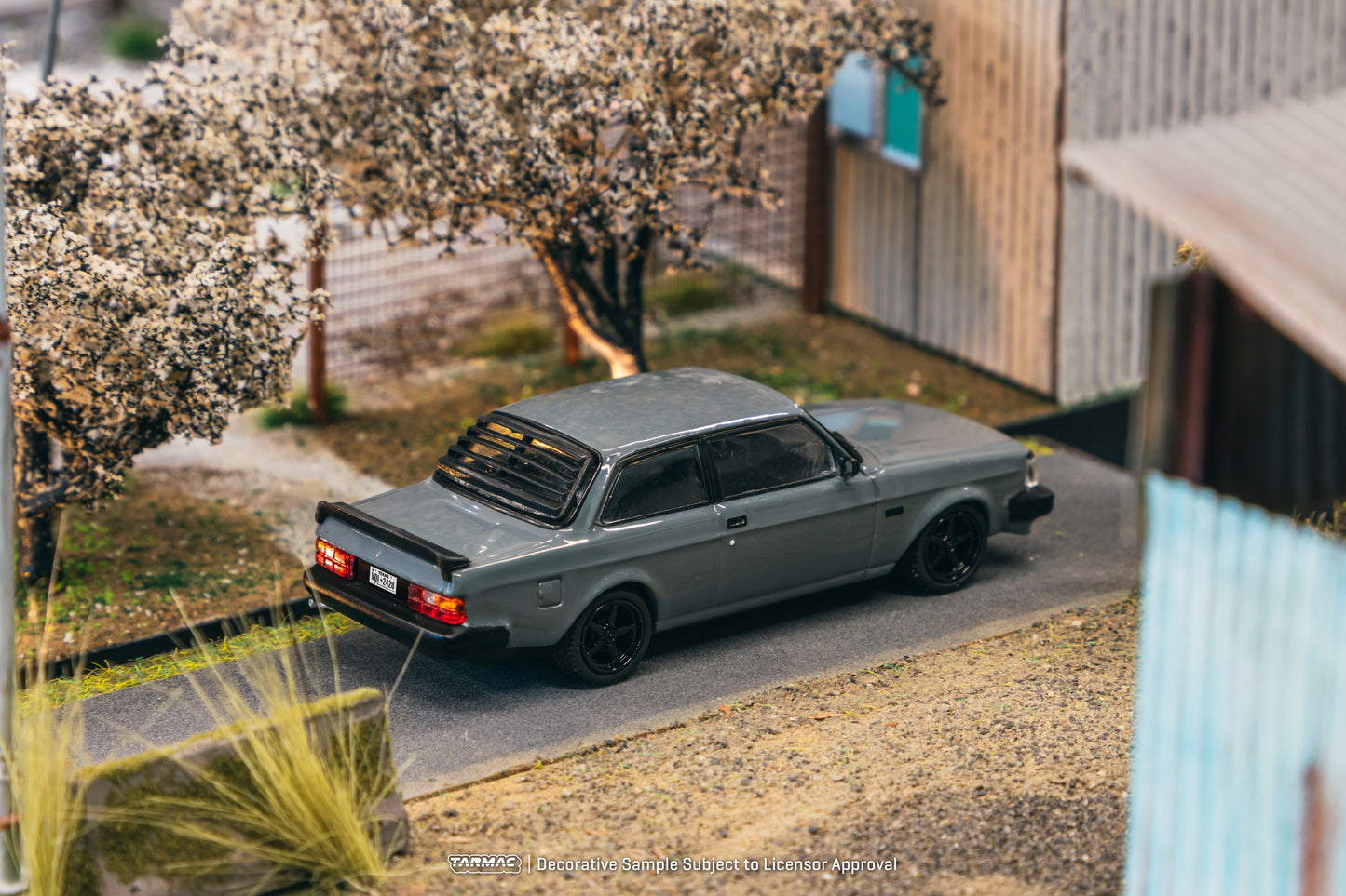 Tarmac Works 1/64 Volvo 242 Custom Grey - ROAD64