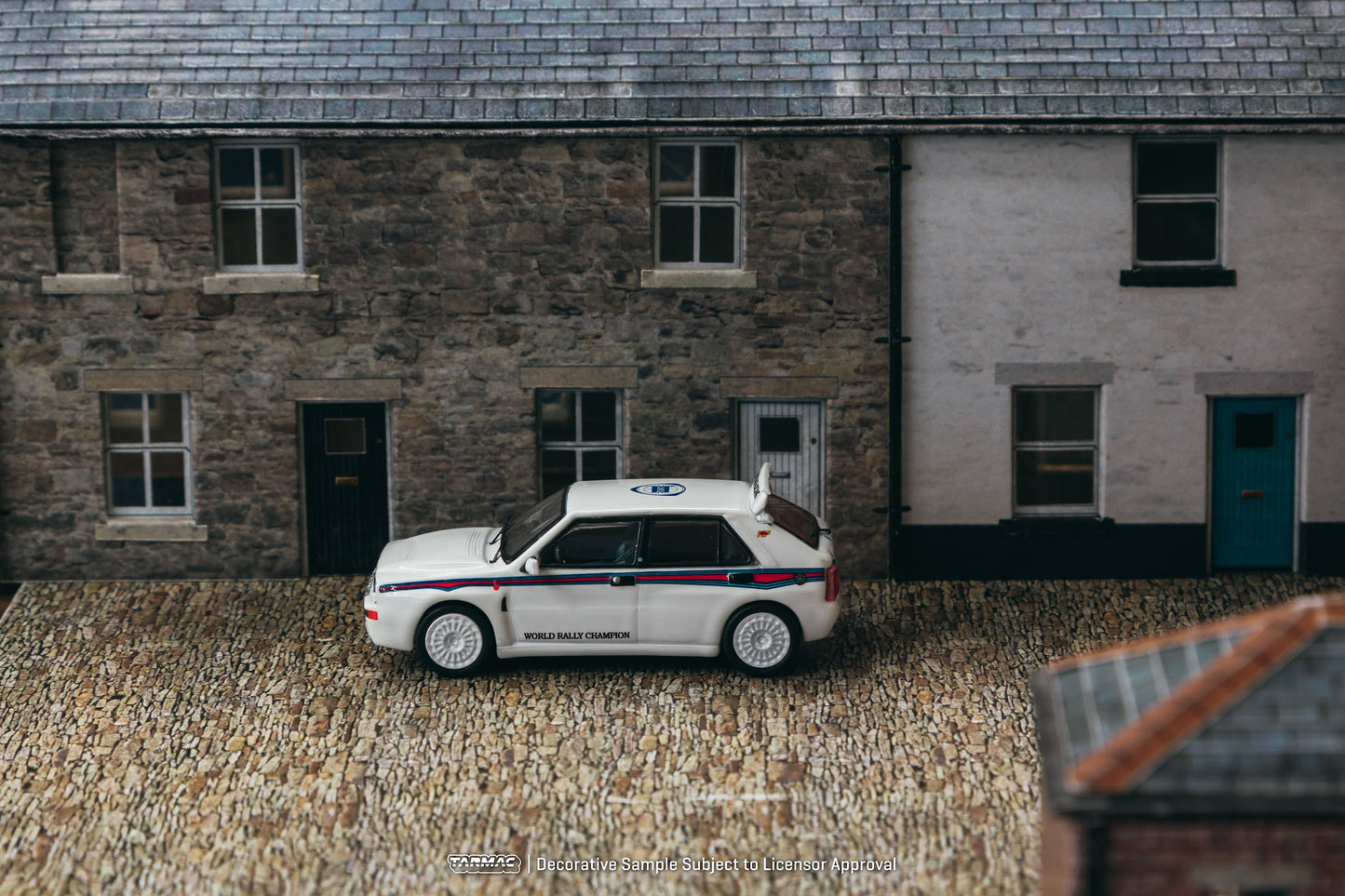 Tarmac Works 1/64 Lancia Delta HF Integrale Martini 6 - ROAD64