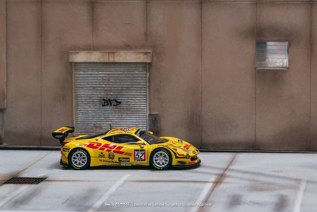 Tarmac Works 1/64 Ferrari 458 Italia GT3 24 Hours of Spa 2013 #52 DHL - HOBBY64