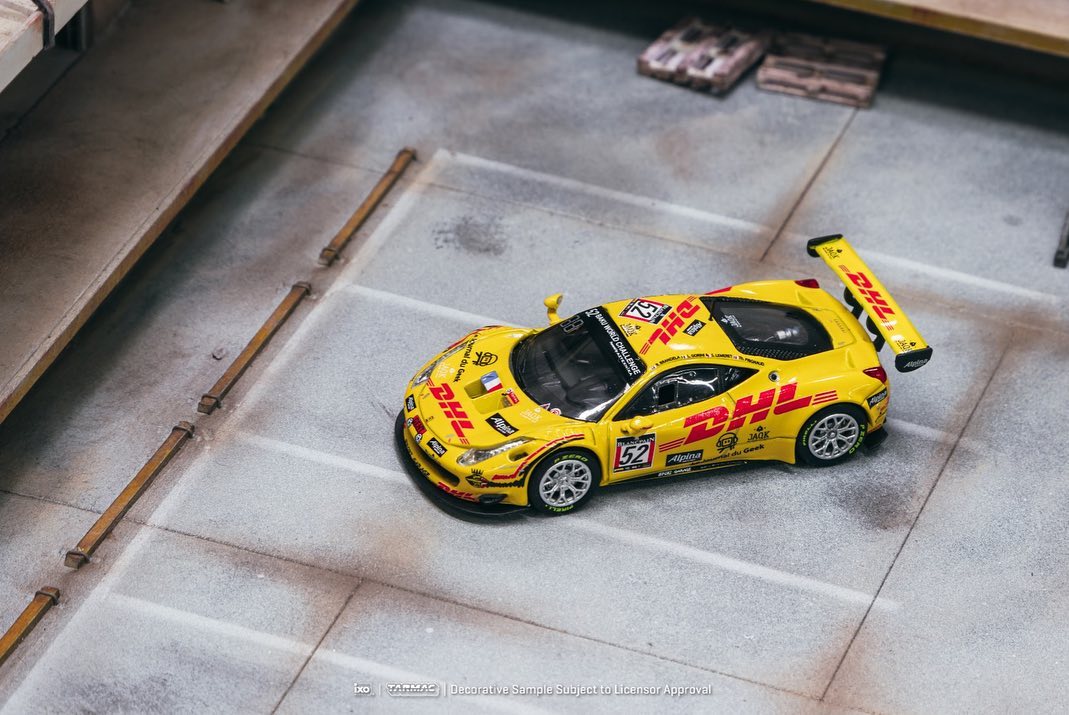 Tarmac Works 1/64 Ferrari 458 Italia GT3 24 Hours of Spa 2013 #52 DHL - HOBBY64