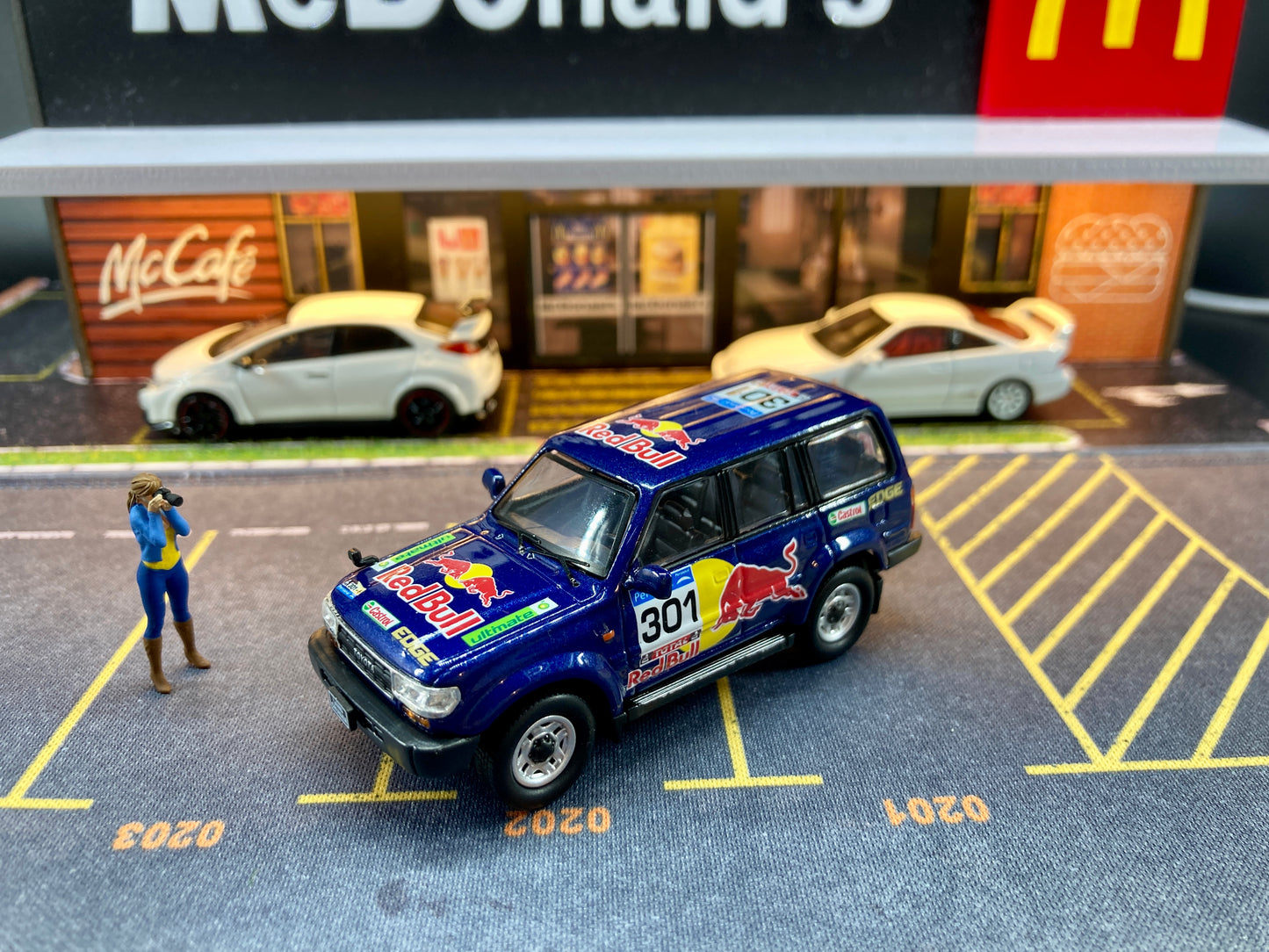 Master Model- 1/64 Toyota Land Cruiser LC80 Red Bull Rally SUV Diecast Model Car