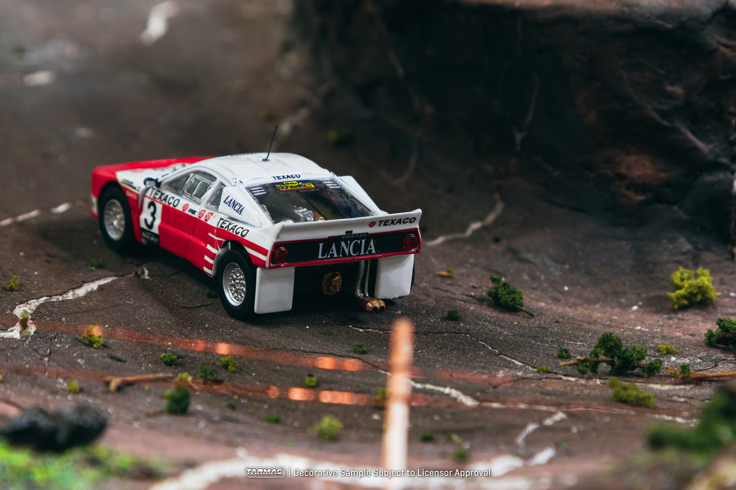 Tarmac Works 1/64 Lancia 037 Rally Rally Van Haspengouw 1985 #3 Winner- HOBBY64+