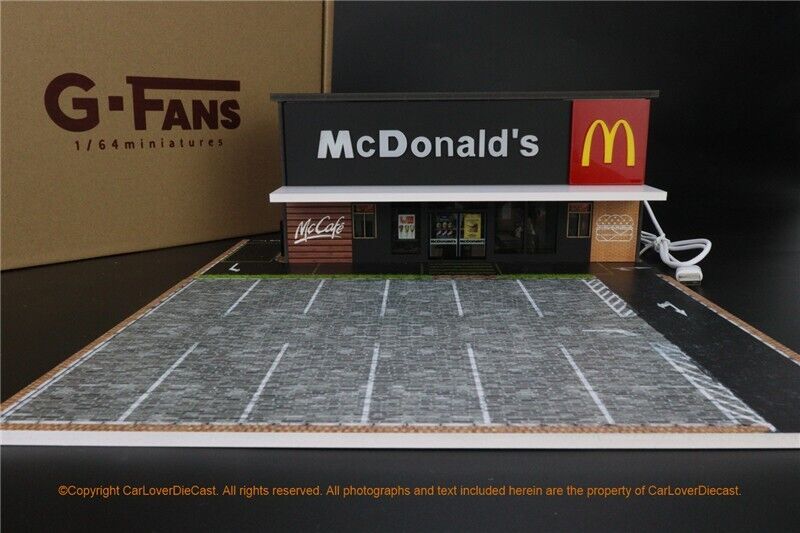 G-Fans 1/64 McDonalds LED light Diorama with Car Park Parking Lot