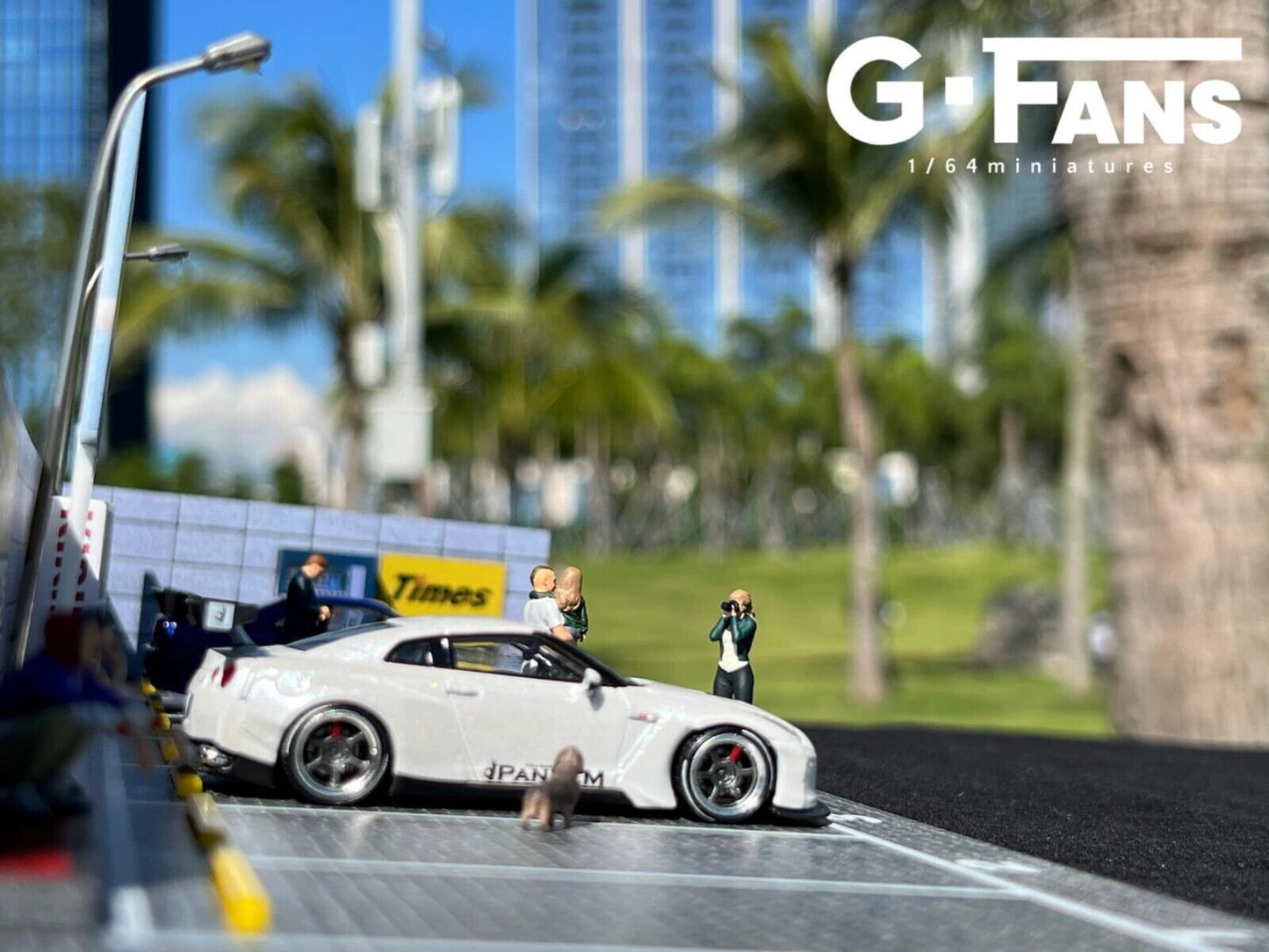 G-Fans 1/64 Outdoor Car Park Parking Lot LED Light Diorama (710028)