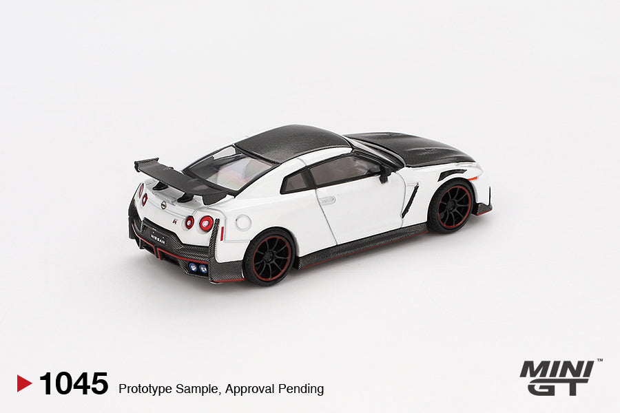 Mini GT 1:64 Nissan GT-R Nismo 2024 Brilliant White Pearl (MGT01045-CH)