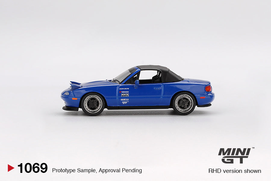 Mini GT 1:64 Mazda Miata MX-5 (NA) Tuned Version Dark Blue (MGT01069-CH)