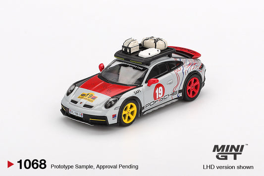 Mini GT 1:64 Porsche 911 Dakar "Uncle Rally" (MGT01068-CH)