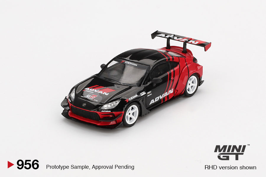 Mini GT 1:64 Toyota GR86 HKS TYPE R ADVAN 2022 Tokyo Auto Salon (MGT00956-CH)